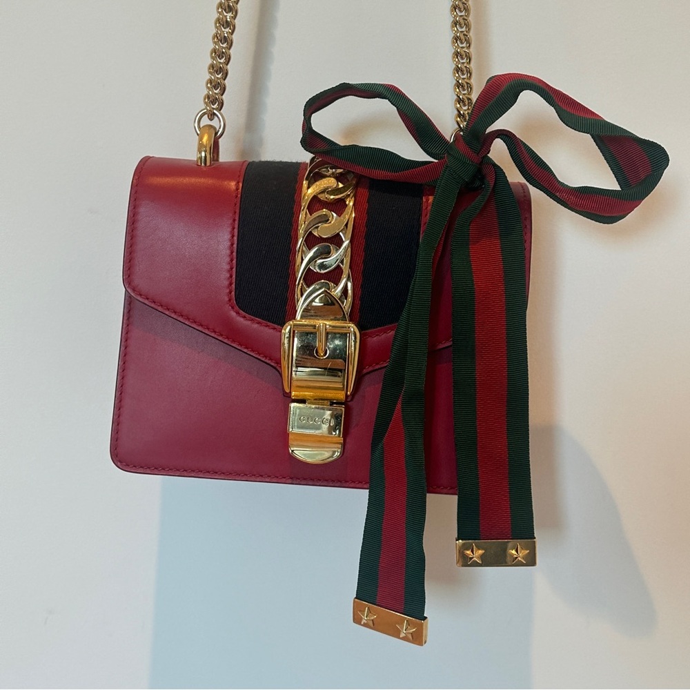 Gucci Red Leather Mini Web Chain Sylvie Shoulder Bag - Picture 2 of 10